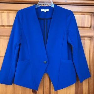 Of / Mercer NY beautiful royal blue tuxedo points